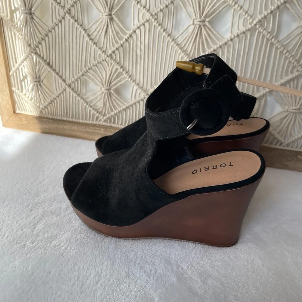 Torrid Black Platform Heel Sandals